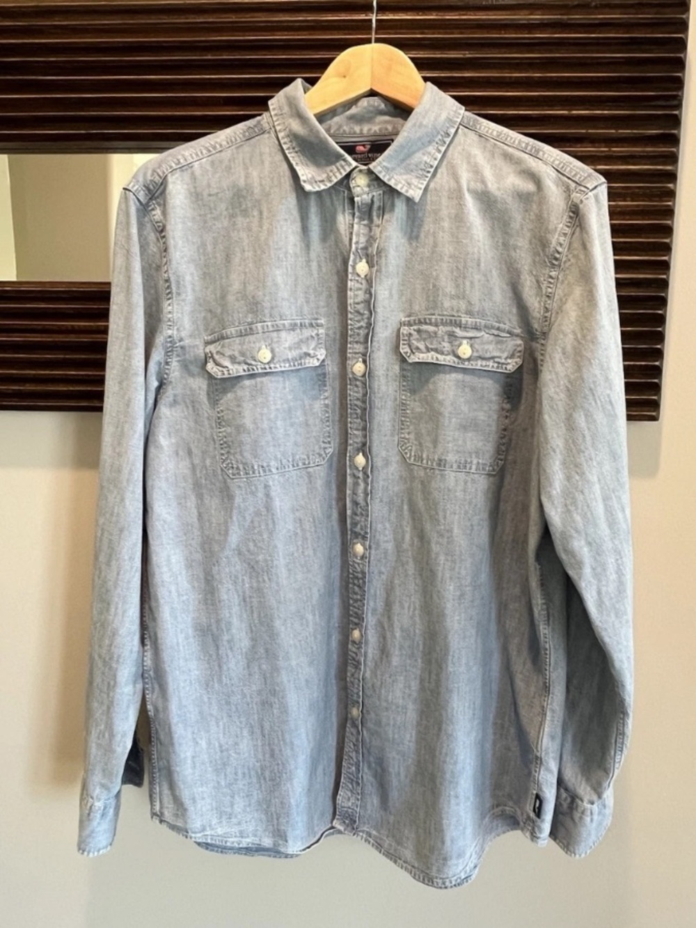 Vineyard Vines Men's Dockman Light Wash Chambray Denim Button-Down Shirt Large